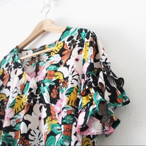 Lane Bryant Tops - Lane Bryant Floral Ruffle Sleeve Blouse Shirt L651